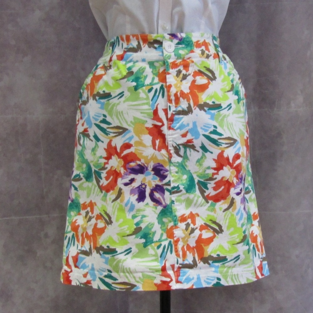 Christopher & Banks Tropical Skort Size 8 - Picture 2 of 6